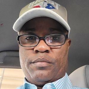 Meet your Posher, Emmanuel o